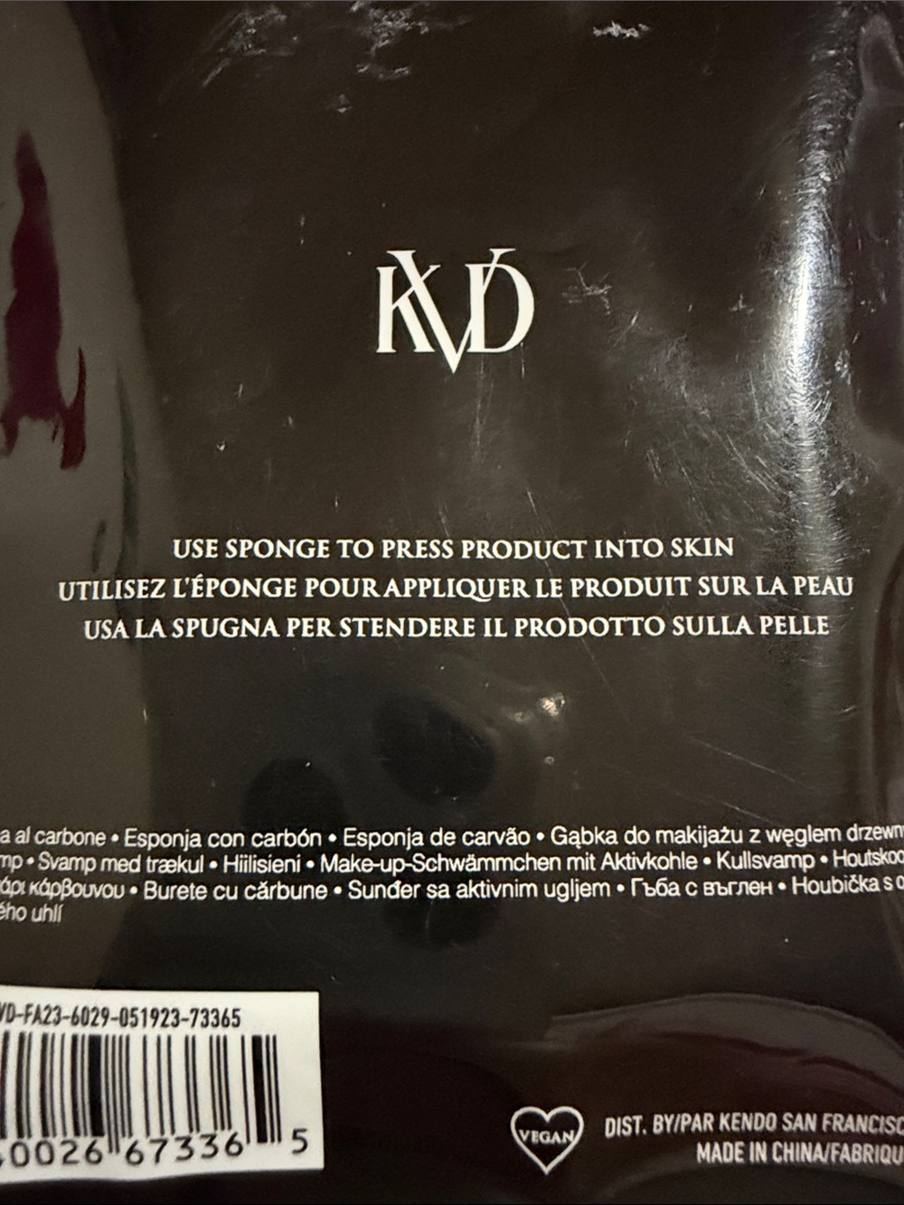 KVD Lock-It Charcoal Sponge - Picture 3 of 4